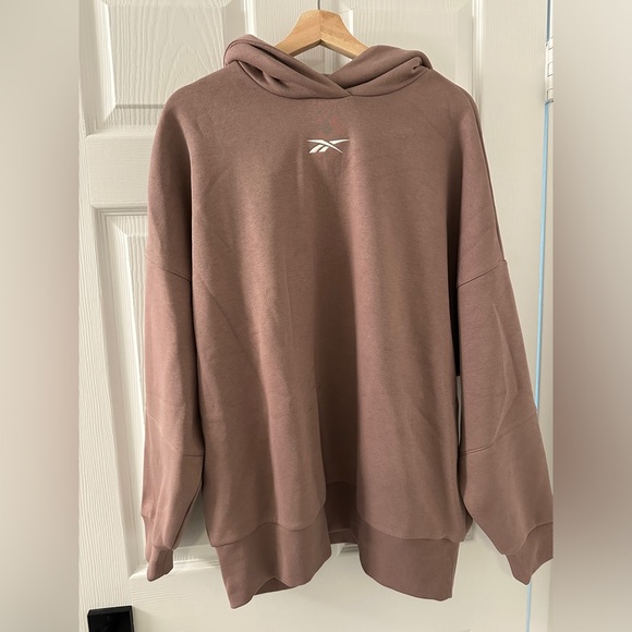 Never worn Reebok Sweater - Picture 1 of 2